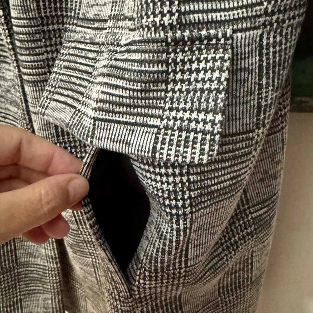 Jones New York Glen Plaid Coat Blazer – Size Large, Black and White - Picture 6 of 7